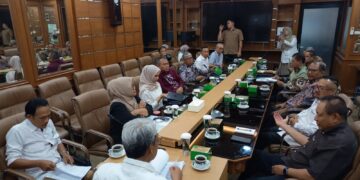Iwan Mustapa saat mendampingi Gubernur Gorontalo, Gusnar Ismail melakukan kunjungan kerja ke Direktorat Jenderal Konservasi Sumber Daya Alam dan Ekosistem, Kementerian Kehutanan terkait Pembangunan Akses Jalan Pinogu, Selasa (29/9/2026)