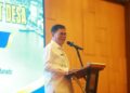 Sekda Iwan Mustapa saat menghadiri kegiatan Peningkatan Kapasitas Pengelola Keuangan dan Aset Desa se-Kabupaten Bone Bolango di Swiss-Belhotel Maleosan, Manado, Senin (12/10/2026). (F. Onal/Prokopim)