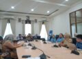Asisten III Bidang Administrasi Umum dan Keuangan Setda Kabupaten Bone Bolango, Ichsan Budiman Wantogia, saat memimpin entry meeting Pelaksanaan Pengawasan Penyelenggaraan Pemerintahan Daerah se-Provinsi Gorontalo di Kabupaten Bone Bolango bersama Inspektorat Provinsi Gorontalo, Selasa (13/10/2026). (F. Sandi/Diskominfo)