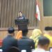 Analis Kebijakan Ahli Madya sekaligus Koordinator Substansi Pengendalian dan Evaluasi pada Direktorat Perencanaan, Evaluasi dan Informasi Pembangunan Daerah, Ditjen Bina Pembangunan Daerah Kementerian Dalam Negeri, Sofyan pada Bimbingan Teknis Pengendalian dan Evaluasi Pembangunan Daerah yang dilaksanakan Bappeda Litbang Bone Bolango di Aryaduta Hotel Manado, Selasa (13/10/2026). (F. Onal/Prokopim)