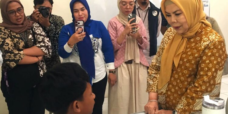 Wakil Gubernur Gorontalo, Idah Syahidah Rusli Habibie, saat meninjau ruang kelas SNT 6 Bone Bolango di Balai Penjaminan Mutu Pendidikan (BPMP) Gorontalo, Jumat (16/10/2026). (F. Indra/Diskominfo)