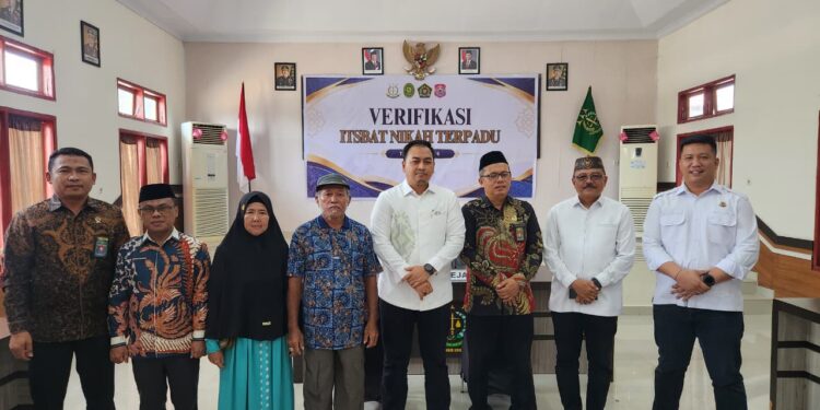 Sebanyak 22 pasangan di Kabupaten Bone Bolango menjalani verifikasi dan validasi sebagai calon peserta isbat nikah melalui program Jaksa Bantu Sahkan Administrasi Keluarga Tertib dan Integratif (JAKSA SAKTI).