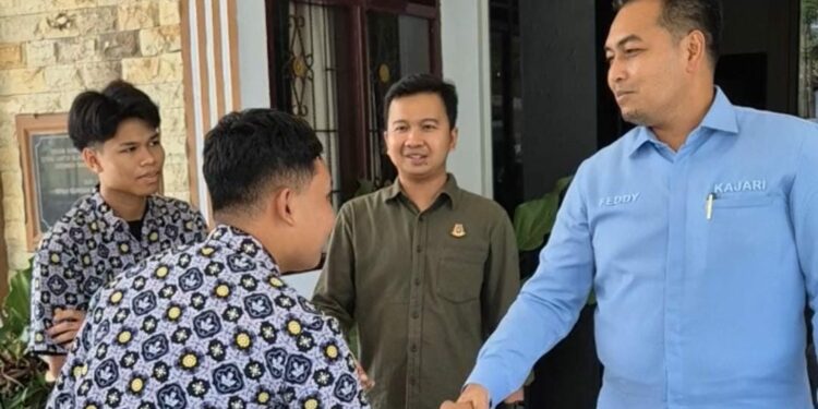 - Kejaksaan Negeri Bone Bolango menghadirkan program Wisata Anak Sadar Hukum untuk mengajak pelajar mengenal tugas kejaksaan dan menyaksikan langsung proses persidangan.